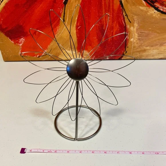 Metal Flower Wire Sculpture/Photo holder - Picture 3 of 4